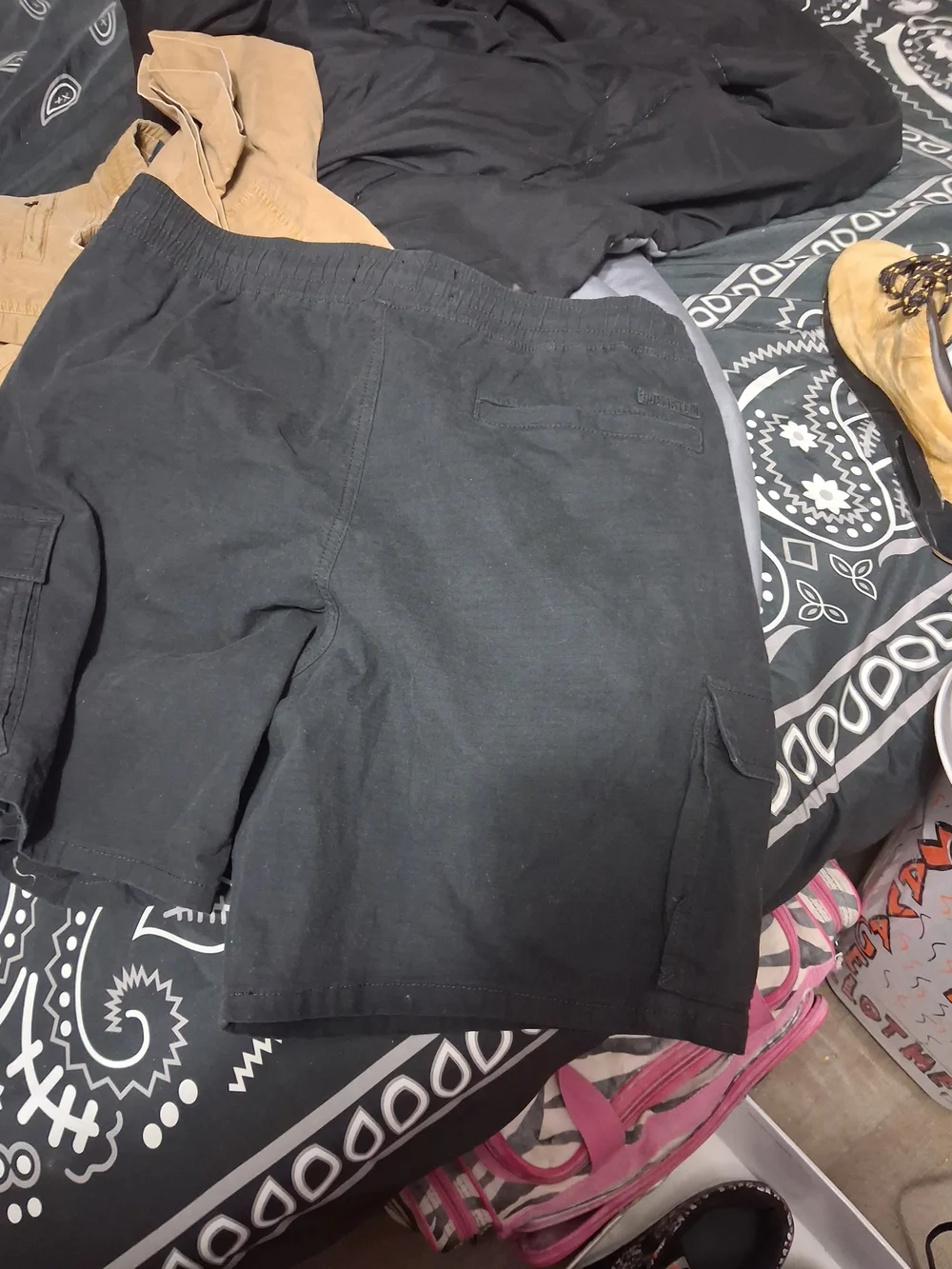 There Are Three Pairs Total Two Pairs American Eagle One Pair Hollister Men Xl